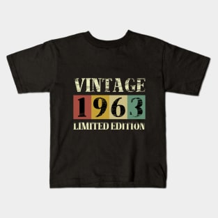 Vintage 60 Birthday Decorations Men 60th BDay 1963 Birthday Kids T-Shirt